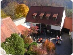 Im Lautertal die Burg Derneck 